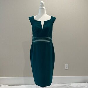 Venus Size L midi green dress, only worn once